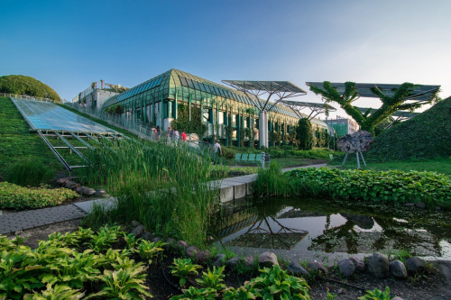 Roof gardens – attraction of the University of Warsaw Library.